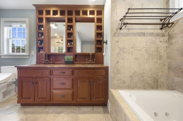 287 Langley 38, Newton, MA 02459