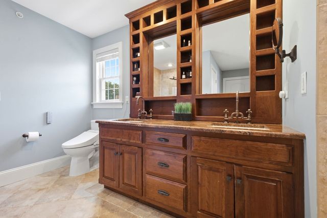 287 Langley 38, Newton, MA 02459