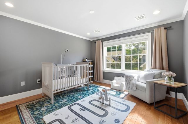 287 Langley 38, Newton, MA 02459