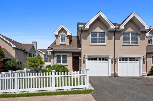 287 Langley 38, Newton, MA 02459