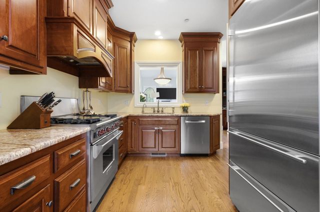 287 Langley 38, Newton, MA 02459