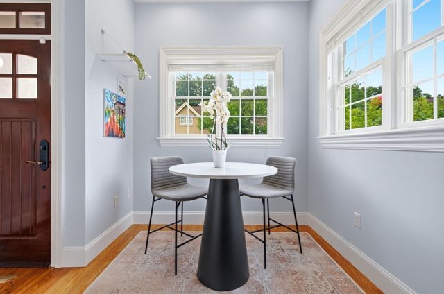 287 Langley 38, Newton, MA 02459