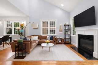 287 Langley 38, Newton, MA 02459