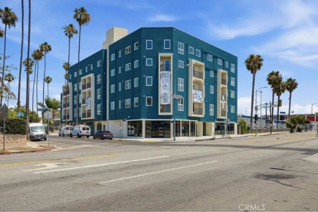 1818 S Norton Avenue 408, Los Angeles, CA 90018