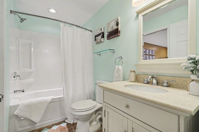 10466 N Riverview Drive, Cooper Twp, MI 49080