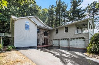 10466 N Riverview Drive, Cooper Twp, MI 49080