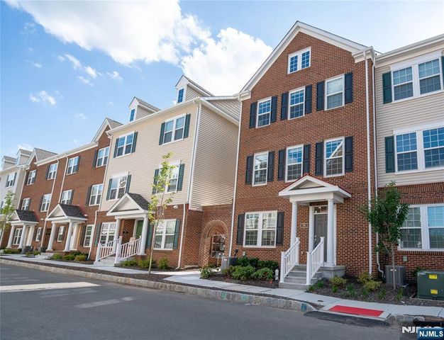 78 Landmark Lane 78, Fair Lawn, NJ 07410