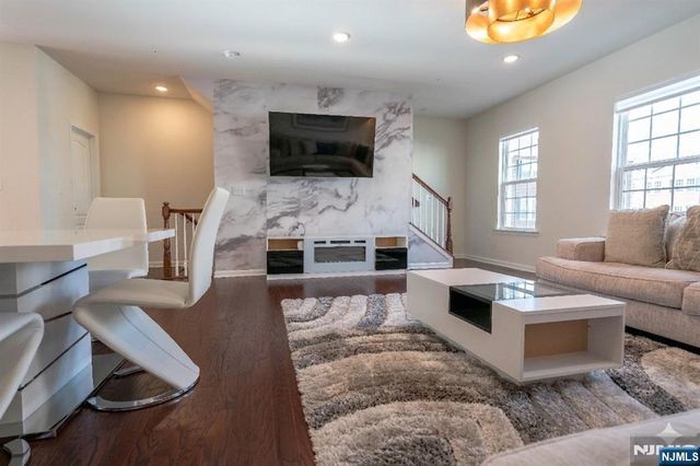 78 Landmark Lane 78, Fair Lawn, NJ 07410