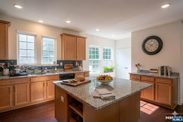 78 Landmark Lane 78, Fair Lawn, NJ 07410