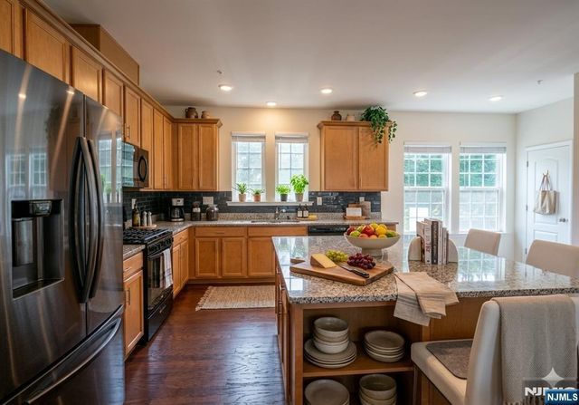 78 Landmark Lane 78, Fair Lawn, NJ 07410