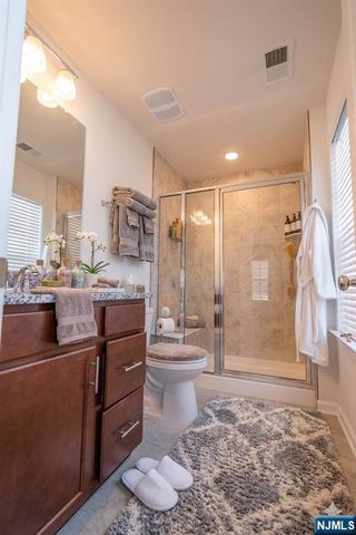 78 Landmark Lane 78, Fair Lawn, NJ 07410