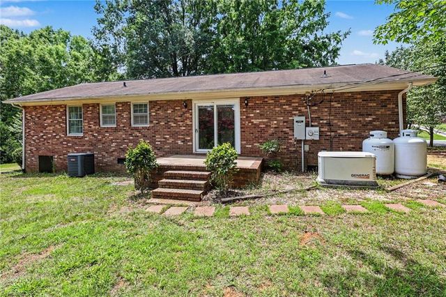 255 Pilotview Loop, Madison, NC 27025