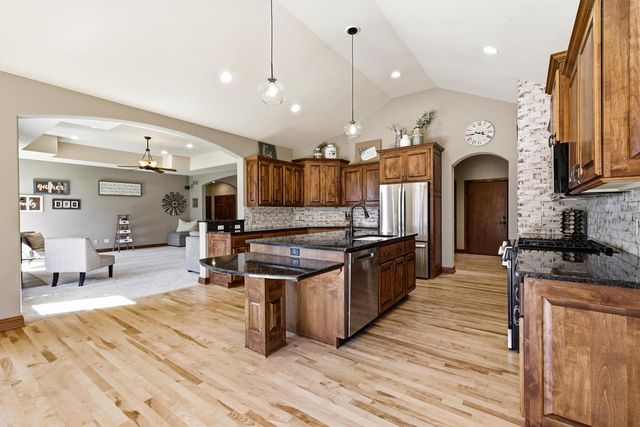 7306 S Stone Hedge DRIVE, Franklin, WI 53132