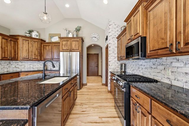 7306 S Stone Hedge DRIVE, Franklin, WI 53132