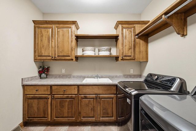 7306 S Stone Hedge DRIVE, Franklin, WI 53132