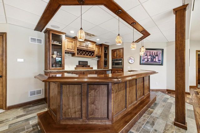 7306 S Stone Hedge DRIVE, Franklin, WI 53132