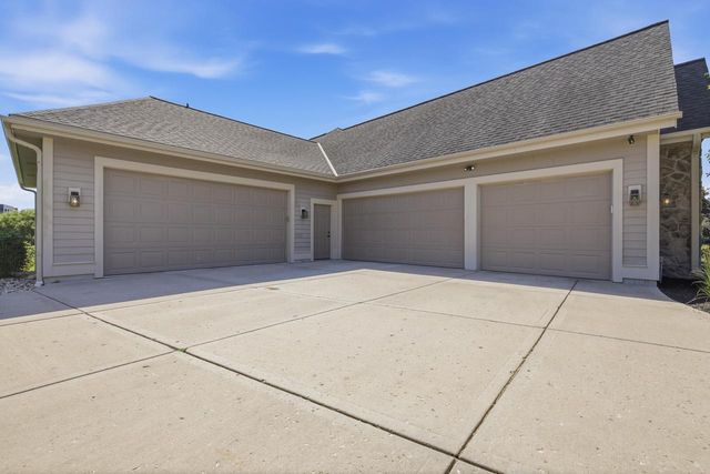 7306 S Stone Hedge DRIVE, Franklin, WI 53132