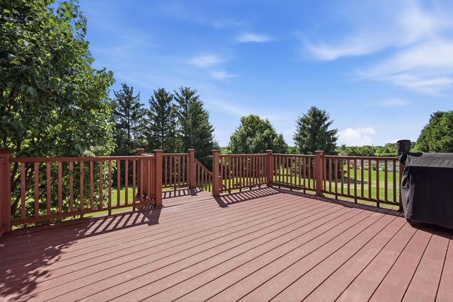 7306 S Stone Hedge DRIVE, Franklin, WI 53132