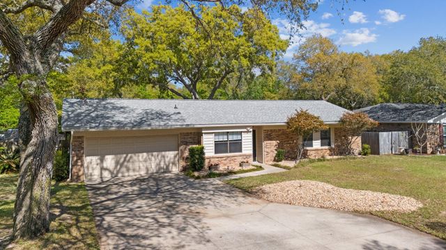665 Saint Lucia Cove, Niceville, FL 32578
