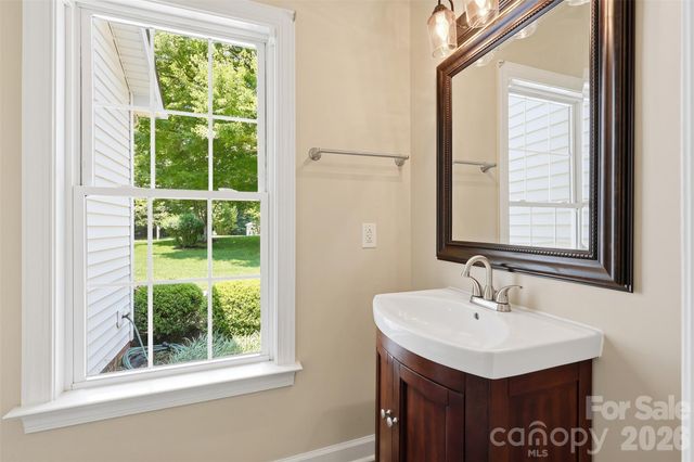 2230 Wedgewood Drive, Matthews, NC 28104