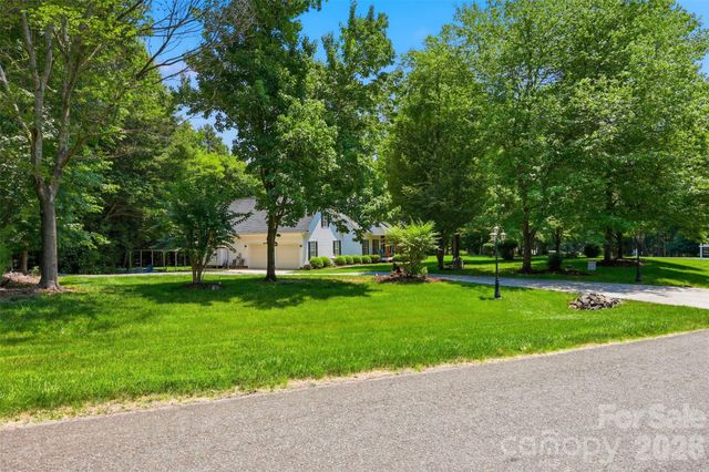 2230 Wedgewood Drive, Matthews, NC 28104