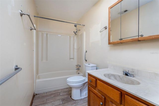 2360 SE 27TH STREET, Okeechobee, FL 34974