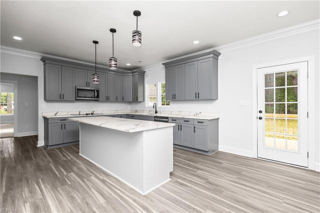 307 Smithfield BLVD, Smithfield, VA 23430