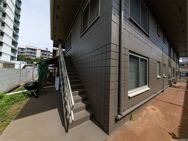 1213 Matlock Avenue, Honolulu, HI 96814