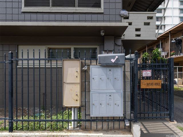 1213 Matlock Avenue, Honolulu, HI 96814