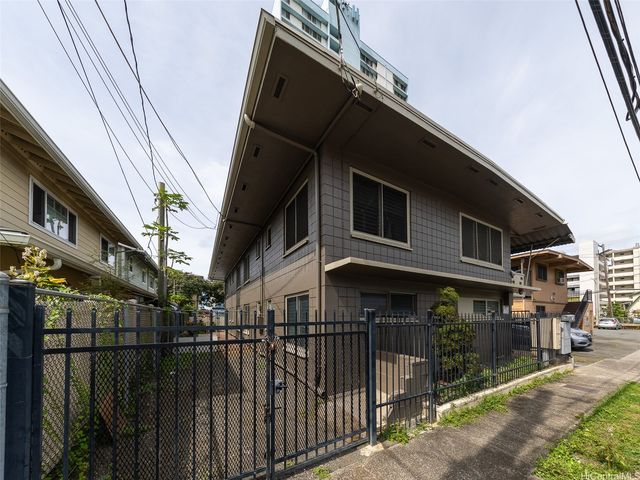 1213 Matlock Avenue, Honolulu, HI 96814