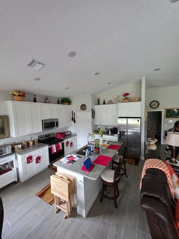 125 W 6TH STREET, Chuluota, FL 32766