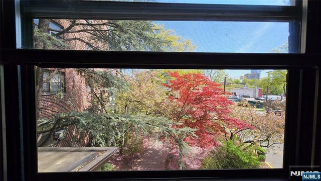 3001 Edwin Avenue 2J, Fort Lee, NJ 07024