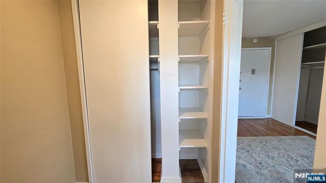 3001 Edwin Avenue 2J, Fort Lee, NJ 07024