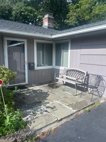 69 Griffin Rd, Framingham, MA 01701