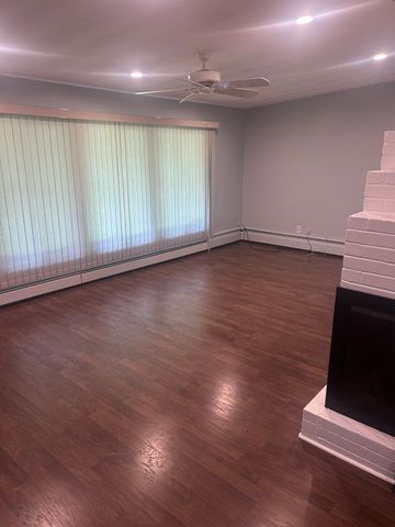 69 Griffin Rd, Framingham, MA 01701