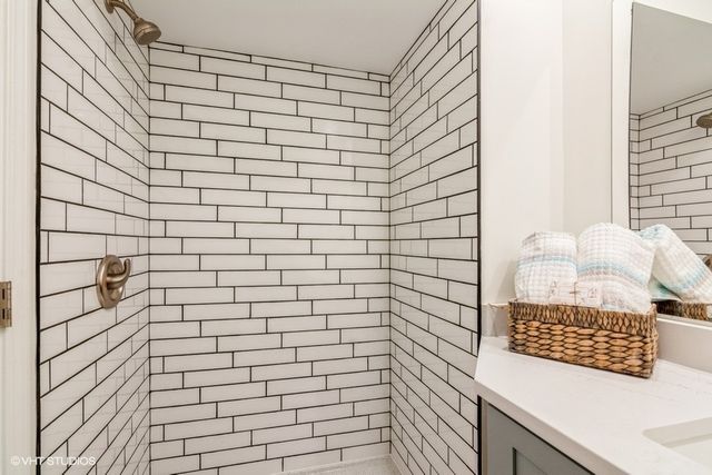 1142 E 159th Place, South Holland, IL 60473