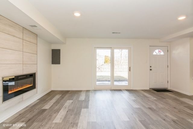 1142 E 159th Place, South Holland, IL 60473