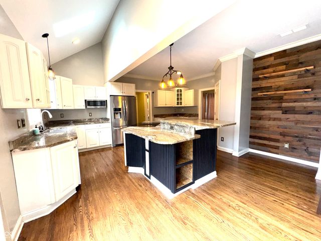 2428 Whispering Way, Indianapolis, IN 46239