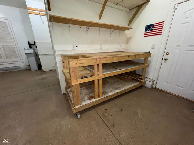 2428 Whispering Way, Indianapolis, IN 46239