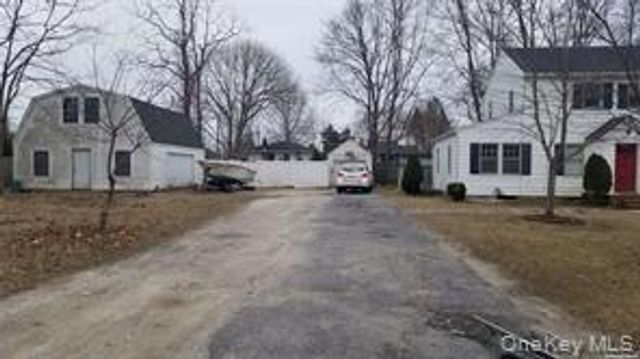 85 Bayview Avenue, East Patchogue, NY 11772