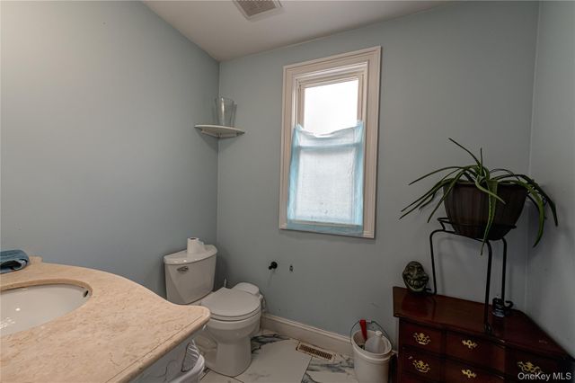 85 Bayview Avenue, East Patchogue, NY 11772