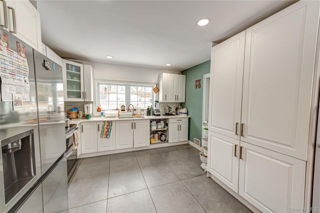 85 Bayview Avenue, East Patchogue, NY 11772