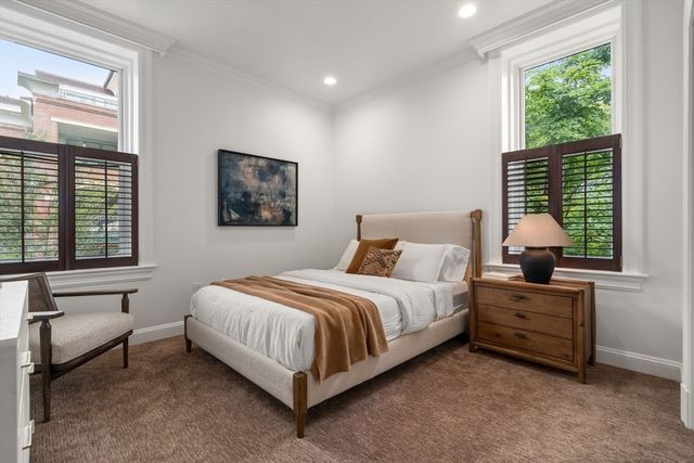 120 Seaver St E201, Brookline, MA 02445