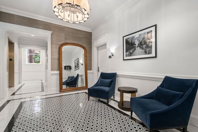 120 Seaver St E201, Brookline, MA 02445