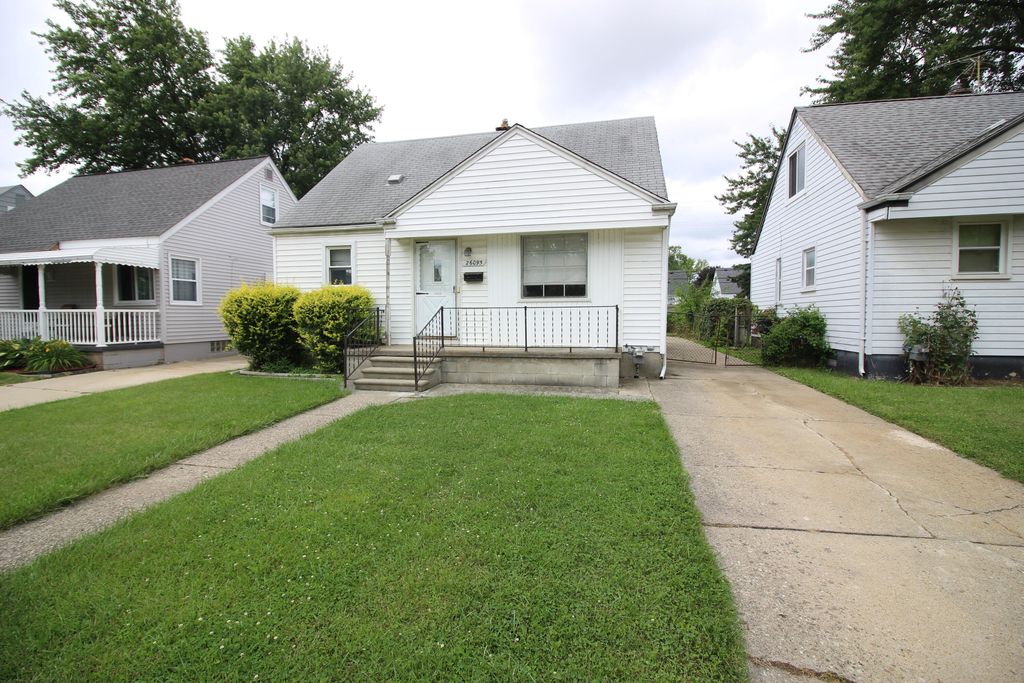 26095 Pattow Street, Roseville City, MI 48066