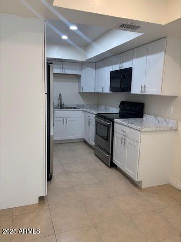 1632 S River Drive, Tempe, AZ 85281