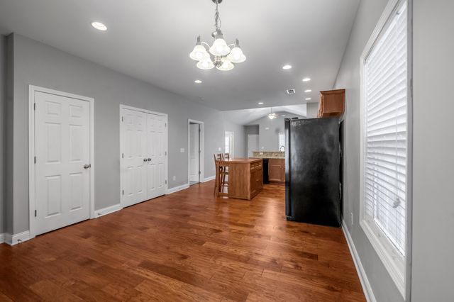 168 Ridge View Road, Versailles, KY 40383