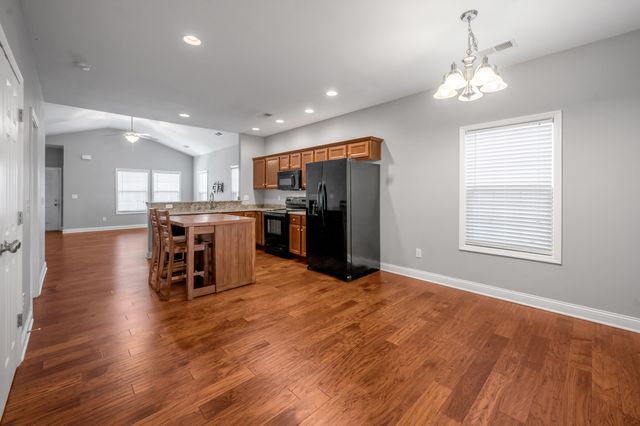 168 Ridge View Road, Versailles, KY 40383