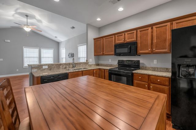 168 Ridge View Road, Versailles, KY 40383