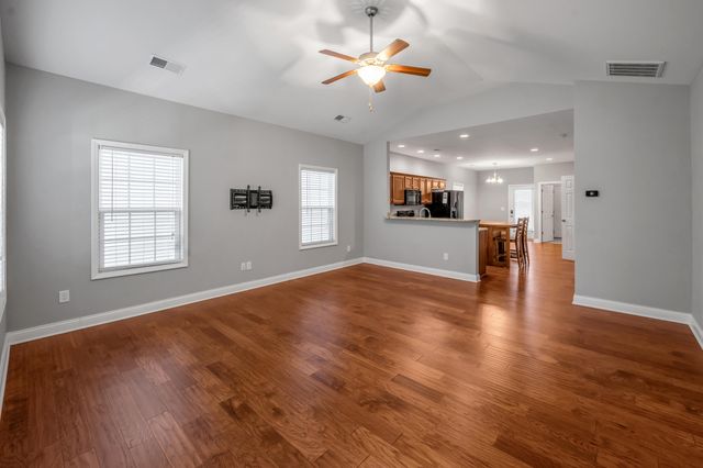 168 Ridge View Road, Versailles, KY 40383